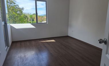 CASA EN RENTA DENTRO DE CONJUNTO EN LA PRIMAVERA