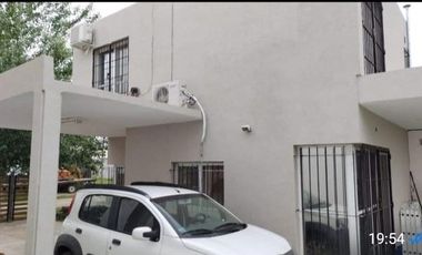 Venta casa con pileta. Tierra de Sueños 3. Roldán