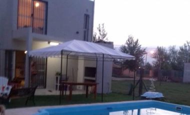 Venta casa con pileta. Tierra de Sueños 3. Roldán