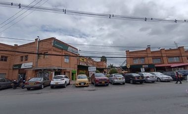 SE ARRIENDA LOCAL EN EL CENTRO COMERAL PLAZA CHIA