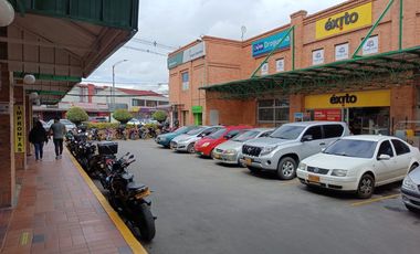 SE ARRIENDA LOCAL EN EL CENTRO COMERAL PLAZA CHIA
