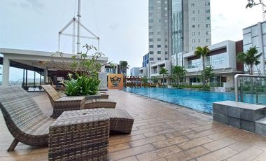 Disewakan Apartemen AKR Gallery West Residences 2BR Menjadi 1BR Furnished Lengkap Siap Huni, Hanya 3 menit Ke Pintu Gerbang Utama Tol Kebon Jeruk
