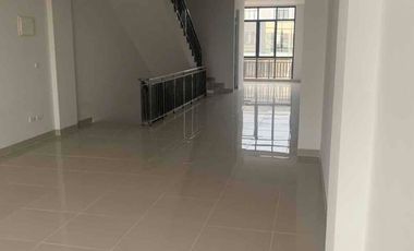 Disewakan Ruko Hadap Jalan Utama di Area Berkembang Parkir Luas di Sedayu City Jakarta Utara