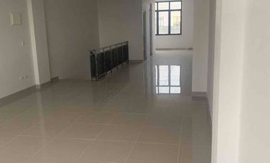 Disewakan Ruko Hadap Jalan Utama di Area Berkembang Parkir Luas di Sedayu City Jakarta Utara