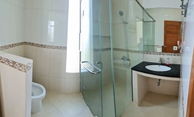 For Rent rumah Mewah Mekarwangi Bandung ( dalam cluster )