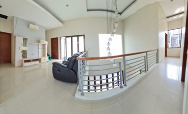 For Rent rumah Mewah Mekarwangi Bandung ( dalam cluster )