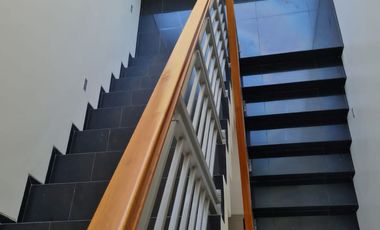 For Rent rumah Mewah Mekarwangi Bandung ( dalam cluster )