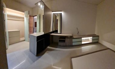 For Rent rumah Mewah Mekarwangi Bandung ( dalam cluster )