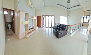 For Rent rumah Mewah Mekarwangi Bandung ( dalam cluster )