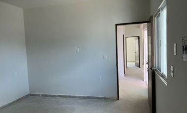 Casa en venta con 3 departamentos planta alta Residencial en Fraccionamiento Guadalupana