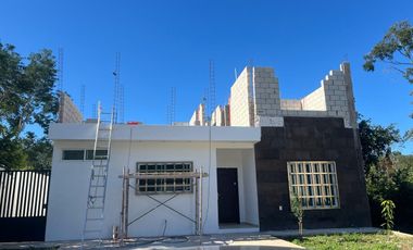 Casa en venta con 3 departamentos planta alta Residencial en Fraccionamiento Guadalupana