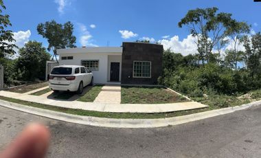 Casa en venta con 3 departamentos planta alta Residencial en Fraccionamiento Guadalupana