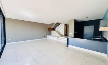 CASA EN RENTA VILLA PRADA, LA CAMPIÑA DEL BOSQUE LEON GTO. CASA CON TERRAZA TECHADA.