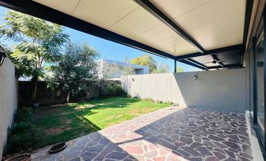 CASA EN RENTA VILLA PRADA, LA CAMPIÑA DEL BOSQUE LEON GTO. CASA CON TERRAZA TECHADA.