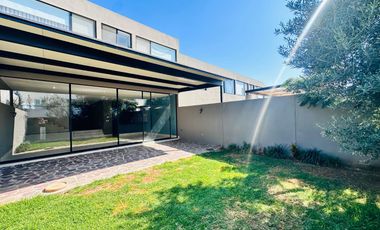 CASA EN RENTA VILLA PRADA, LA CAMPIÑA DEL BOSQUE LEON GTO. CASA CON TERRAZA TECHADA.