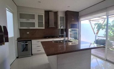 Casa en renta en Lomas de Angelópolis, frente a Sonata