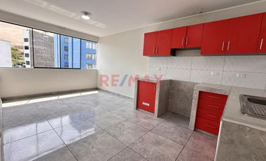 Se Alquila Departamento Urb. Jardines Surco