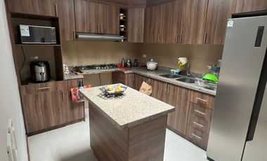 Venta de Casa en Cuenca, sector Ricaurte en condominio.