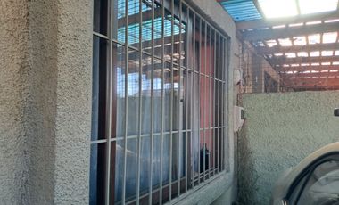 Casa en venta en Puente Alto 3dormitoris 1baño, patio, antejardín y estacionamiento