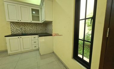 Dijual Rumah Di Kemanggisan ilir Bangunan Baru 2 Lantai Unfurnish Siap Huni, Lokasi Strategis Deket Pasar Palm Merah & Universitas Binus