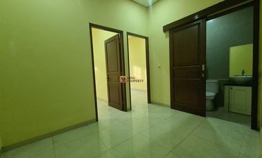 Dijual Rumah Di Kemanggisan ilir Bangunan Baru 2 Lantai Unfurnish Siap Huni, Lokasi Strategis Deket Pasar Palm Merah & Universitas Binus