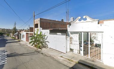 CASA EN VENTA DE RECUPERACION HIPOTECARIA EN COLONIA PERIODISTA AGUASCALIENTES