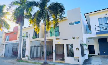Casa en venta en Fluvial Vallarta, Puerto Vallarta, ubicación estratégica y alta plusvalía