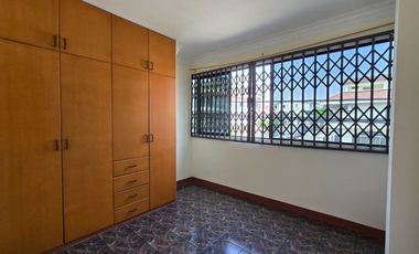 Alquilo Departamento con parqueo Ciudadela Ietel - La Garzota 2 Dormitorios cerca Mall del Sol