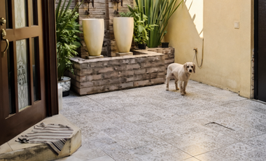 Casa en venta en Villa de las Flores, Coacalco, Estado de Mexico | 4 recámaras | 3 niveles | Salón de fiestas privado