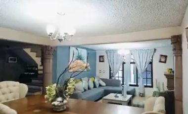 Casa en venta en Villa de las Flores, Coacalco, Estado de Mexico | 4 recámaras | 3 niveles | Salón de fiestas privado