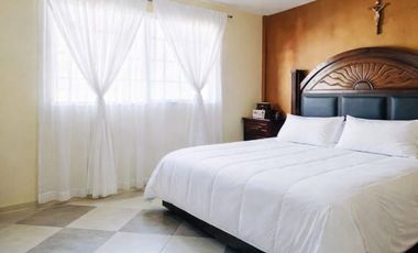 Casa en venta en Villa de las Flores, Coacalco, Estado de Mexico | 4 recámaras | 3 niveles | Salón de fiestas privado