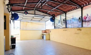 Casa en venta en Villa de las Flores, Coacalco, Estado de Mexico | 4 recámaras | 3 niveles | Salón de fiestas privado