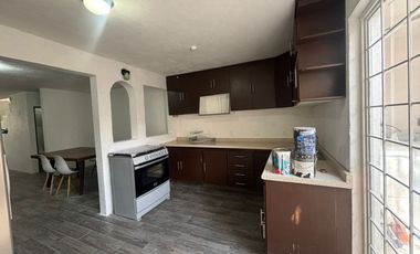 CASA EN VENTA EN LAS BOVEDAS GIRASOLES