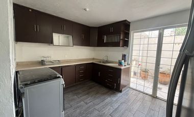 CASA EN VENTA EN LAS BOVEDAS GIRASOLES