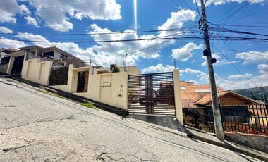 HERMOSA CASA DE UNA PLANTA EN CHARASOL