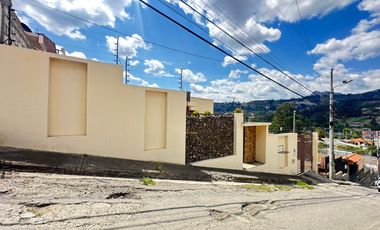 HERMOSA CASA DE UNA PLANTA EN CHARASOL