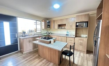 HERMOSA CASA DE UNA PLANTA EN CHARASOL