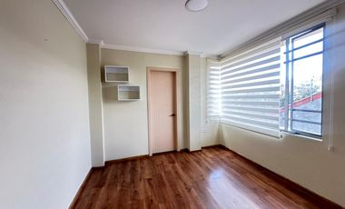 HERMOSA CASA DE UNA PLANTA EN CHARASOL