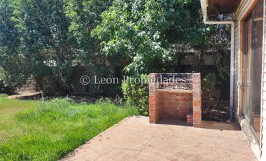 Leon Propiedades vende o arrienda con compromiso de compra, sitio con casa en excelente sector Lo Águila centro, Curacaví.