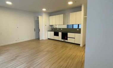 SUITE POR ESTRENAR DE RENTA - EDIFICIO IQON LA CAROLINA QUITO ECUADOR