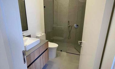 SUITE POR ESTRENAR DE RENTA - EDIFICIO IQON LA CAROLINA QUITO ECUADOR