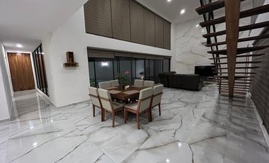 Casa Residencial 2 niveles en Venta en Privada al Norte de Ciudad de Merida