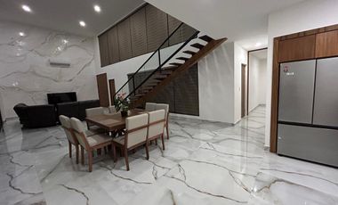 Casa Residencial 2 niveles en Venta en Privada al Norte de Ciudad de Merida
