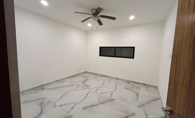 Casa Residencial 2 niveles en Venta en Privada al Norte de Ciudad de Merida