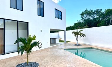 Casa Residencial 2 niveles en Venta en Privada al Norte de Ciudad de Merida