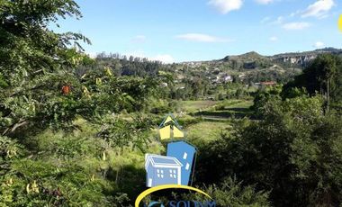 Terreno en venta con frente a Panamericana Norte sector Challuabamba