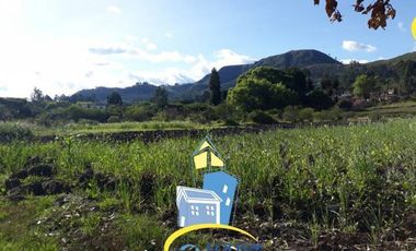 Terreno en venta con frente a Panamericana Norte sector Challuabamba