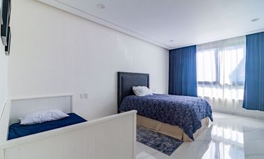 Casa en Valle Real con alberca