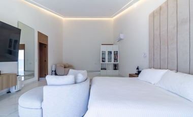 Casa en Valle Real con alberca