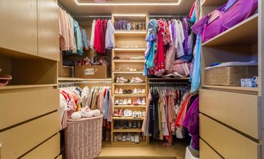 Casa en Valle Real con alberca